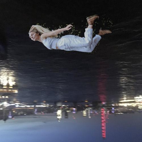 2019 Laura Misch - Lonely City {Laura Misch} [24-44,1]