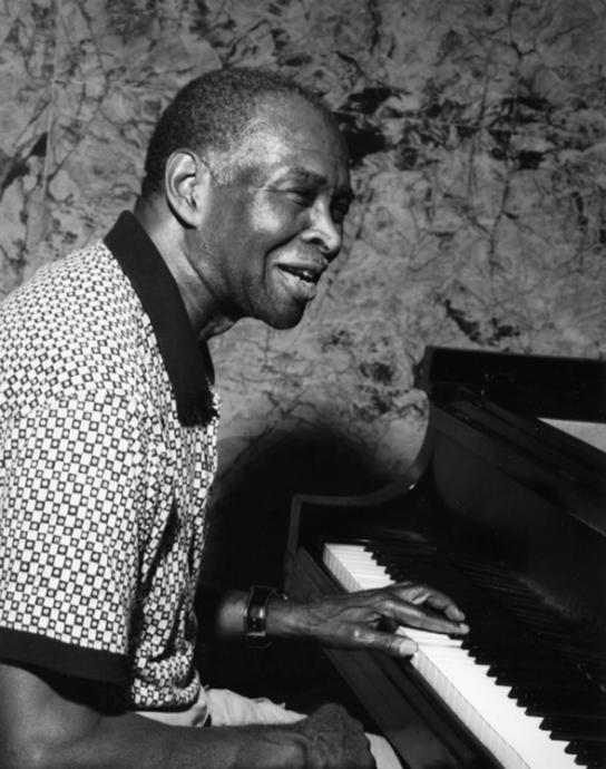 Умер патриарх авангардной джазовой сцены Чикаго Мухал Ричард Абрамс (Muhal Richard Abrams). Умер патриарх авангардной джазовой сцены Чикаго Мухал Ричард Абрамс (Muhal Richard Abrams).