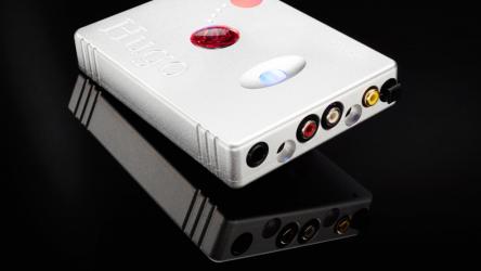 DAC Chord Hugo &mdash; устройство в ярких, как конфеты, цветах, радующее восхитительными музыкальными оттенками